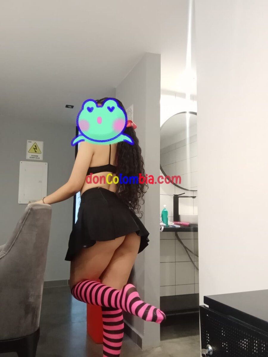 Se buscan hombres para estar con una amiga