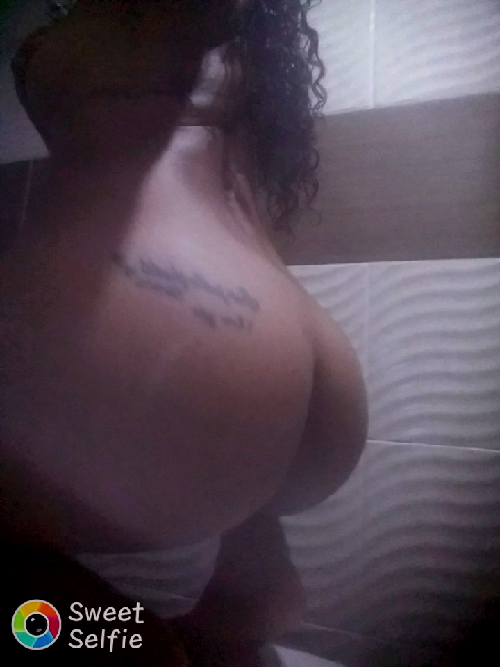 HERMOSA Y SEXOSA DIOSA DE ÉBANO