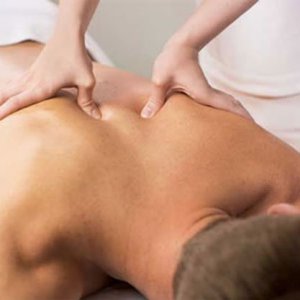 masaje-terapeutico-bogota-terapeutico2-small-bienestar-y-aroma.jpg